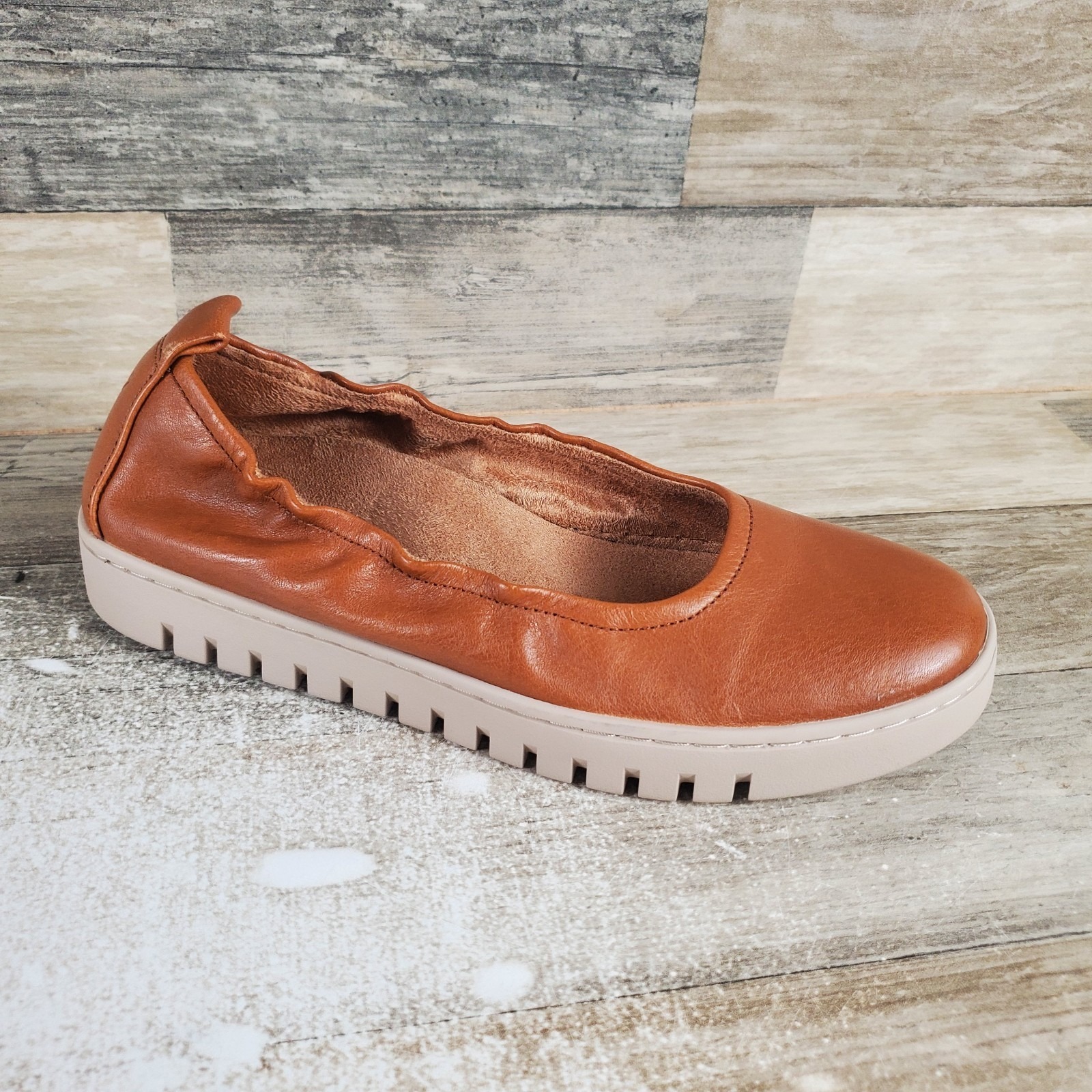 Vionic Uptown Womens Ballet Flats Sz 7 W Tan Brown Leather Slip On Round Toe